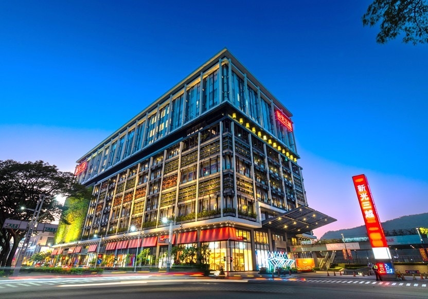 新光三越高雄左營店