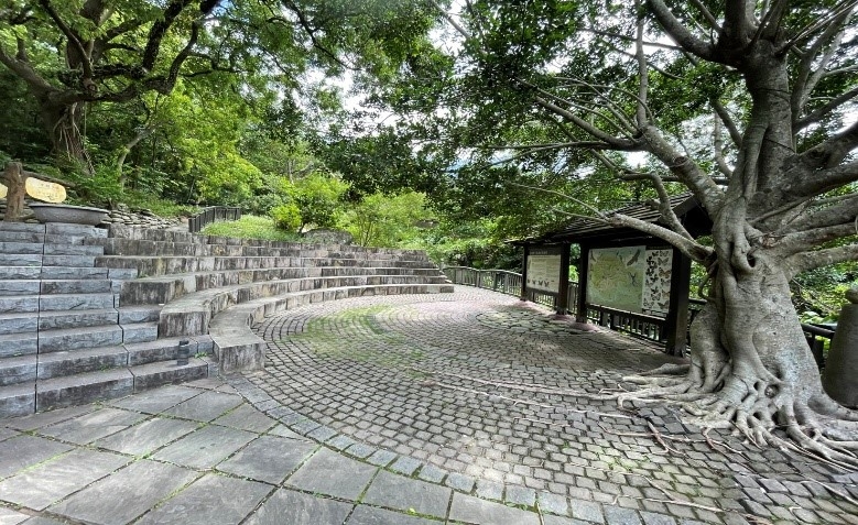 高雄茂林生態公園廣場1